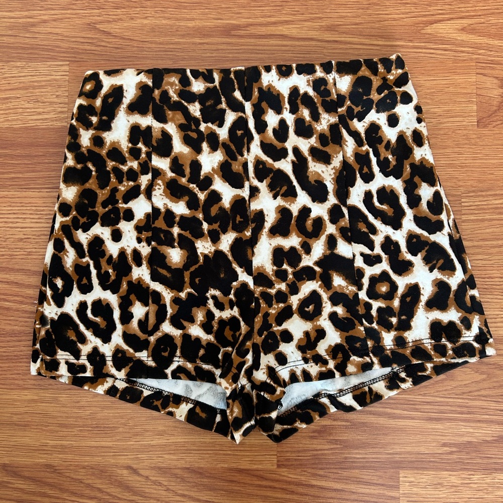High Waisted Leopard Print Shorts size XS EUC